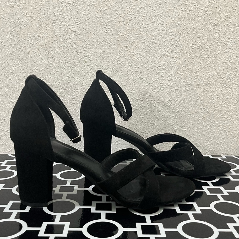 Black Suede Women's Block Heels Silver Buckle Strap Closure Size 38 Sandals